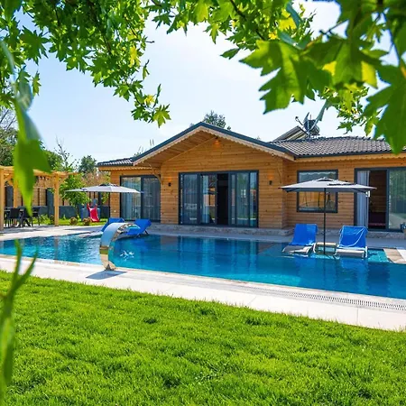 Cedrus Excellence - Fethiye'de Jakuzili Muhafazakar