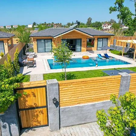 Cedrus Excellence - Fethiye'de Jakuzili Muhafazakar